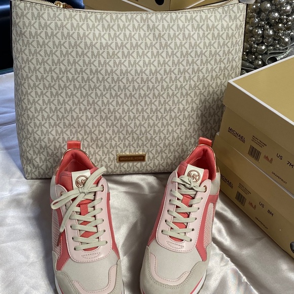 MK tennis - Picture 6 of 6